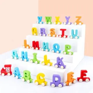 Jouet de train de lettres en bois