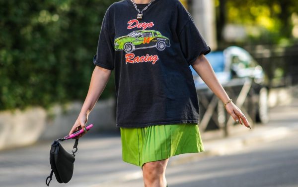 T-shirts tendance pour femme indispensables pour la saison printemps-été 2024