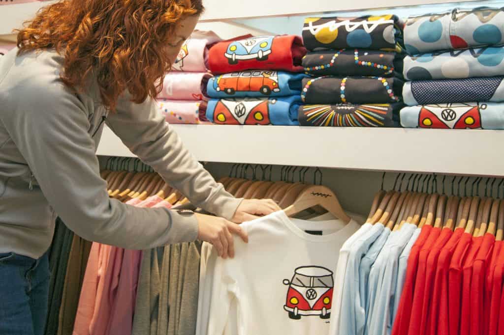 Le T-shirt personnalisé, un véritable atout pour votre communication d'entrepriseLe T-shirt personnalisé, un véritable atout pour votre communication d'entreprise Le T-shirt personnalisé, un véritable atout pour votre communication d'entreprise