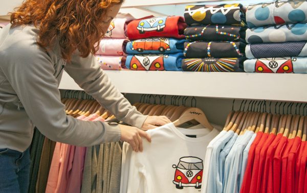 Le T-shirt personnalisé, un véritable atout pour votre communication d'entrepriseLe T-shirt personnalisé, un véritable atout pour votre communication d'entreprise Le T-shirt personnalisé, un véritable atout pour votre communication d'entreprise