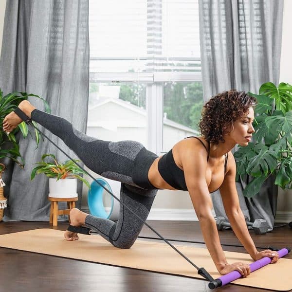 Barre de pilates avec bande de résistance