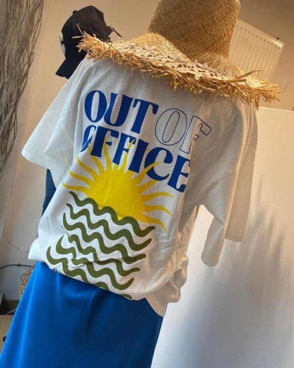 T-Shirt Out of Office