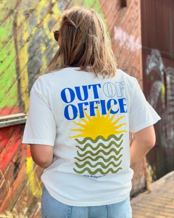 T-Shirt Out of Office