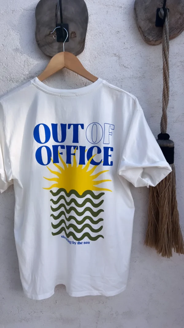T-Shirt Out of Office