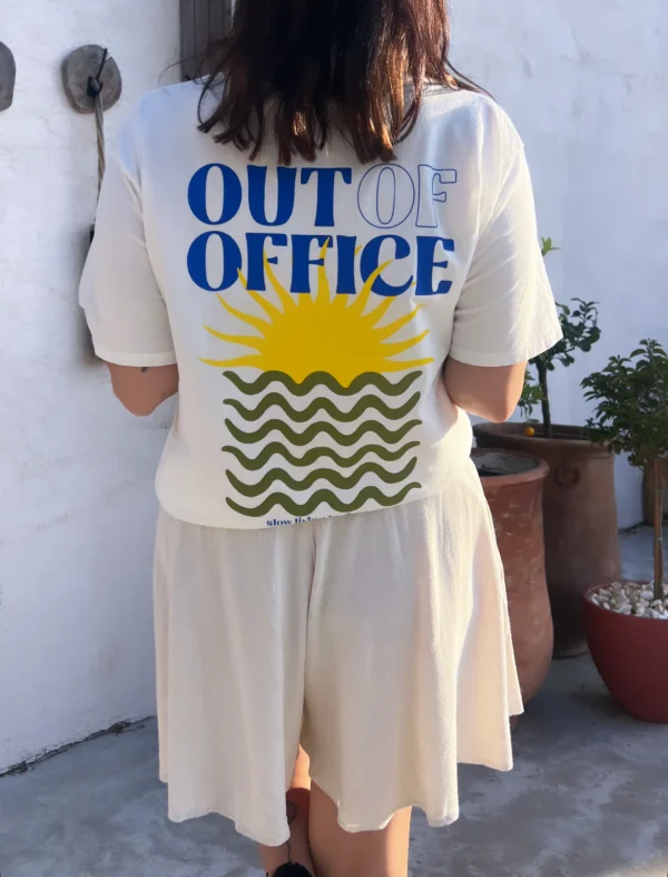 T-Shirt Out of Office