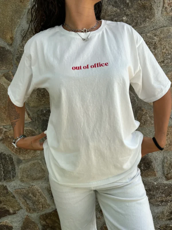 T-Shirt Out of Office