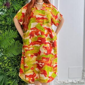 Robe imprimée motifs abstraits rouge, orange et vert