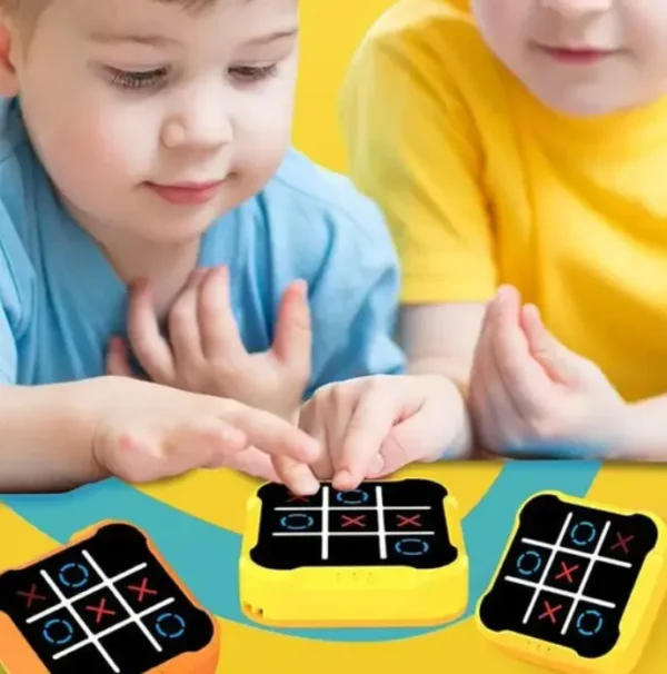 Jeu électronique Tic-Tac-Toe (XO) – Écran tactile (Jaune)