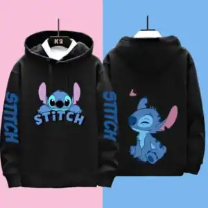 Sweat à capuche noir au style urbain, avec imprimé Stitch à l’avant et à l’arrière, et inscription STITCH sur les manches. Idéal pour un look casual du quotidien.