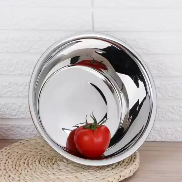 Bols en inox 18/10, lot de 5, parfaits pour mélanger, servir et stocker en cuisine. Résistants, faciles à nettoyer, idéaux pour la préparation culinaire quotidienne.