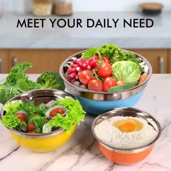 Bols de cuisine en inox empilables avec couvercles, parfaits pour la préparation et la conservation des aliments. Idéal pour une cuisine moderne et pratique.