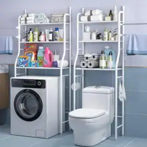 Étagère de rangement pour machine à laver avec espace pour produits ménagers et accessoires, optimisant l'organisation dans la buanderie.