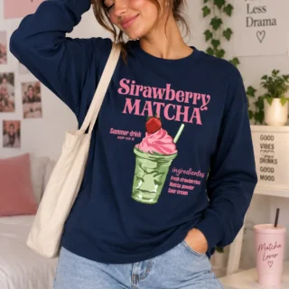 T-shirt Manches Longues Strawberry Matcha – (bleu marine)